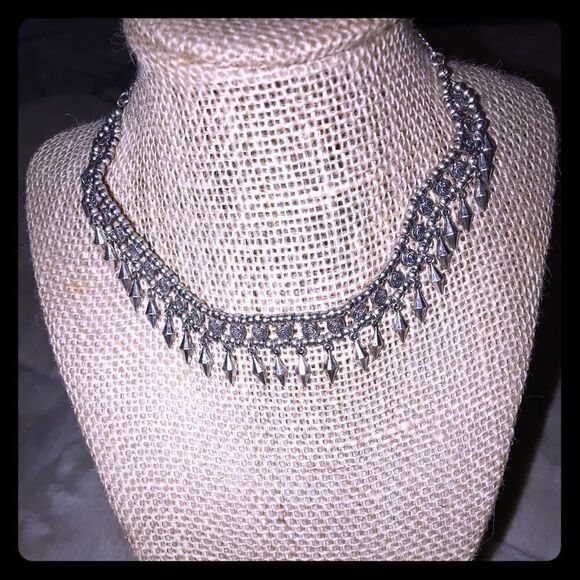 Jewelry - Costume jewelry 